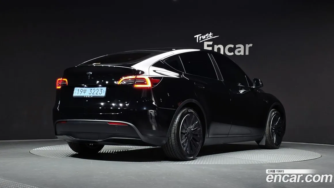 Tesla Model Y 2024 из KR, фото 2