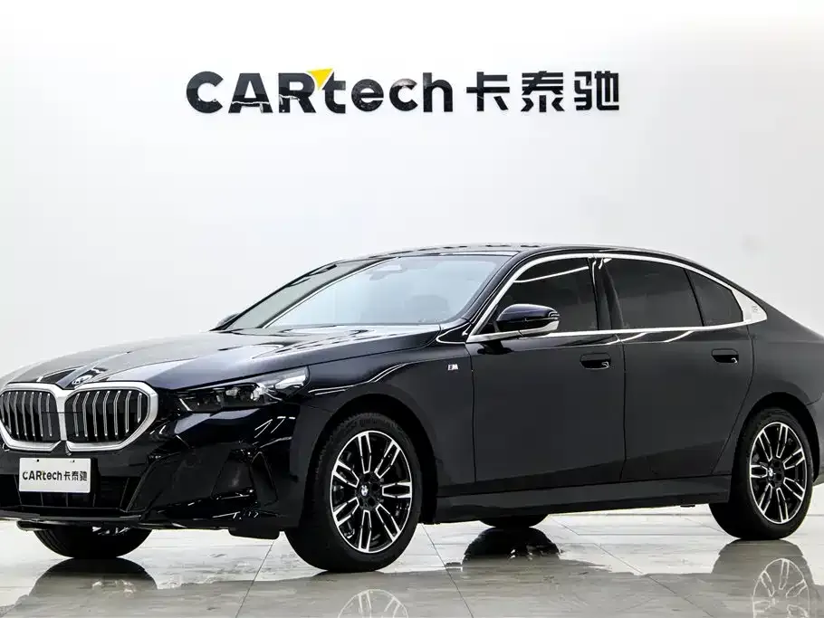 BMW 5 Series — фото 1