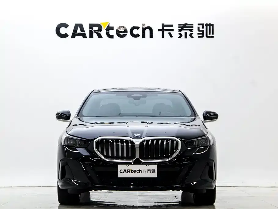 BMW 5 Series — фото 2