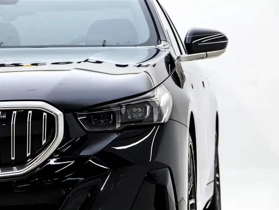 BMW 5 Series — фото 9