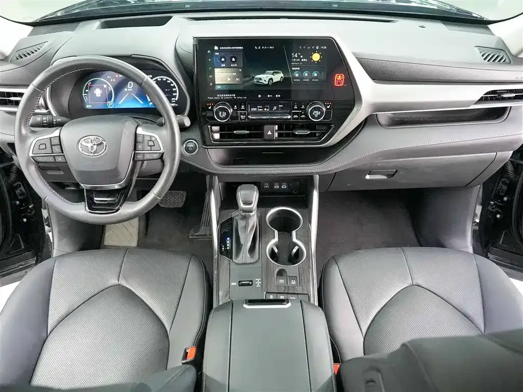 Toyota Highlander — фото 10