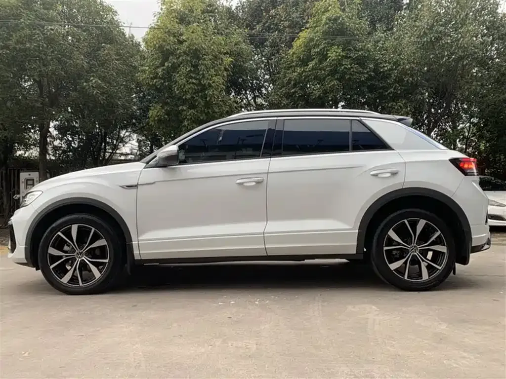 Volkswagen T-Roc — фото 8