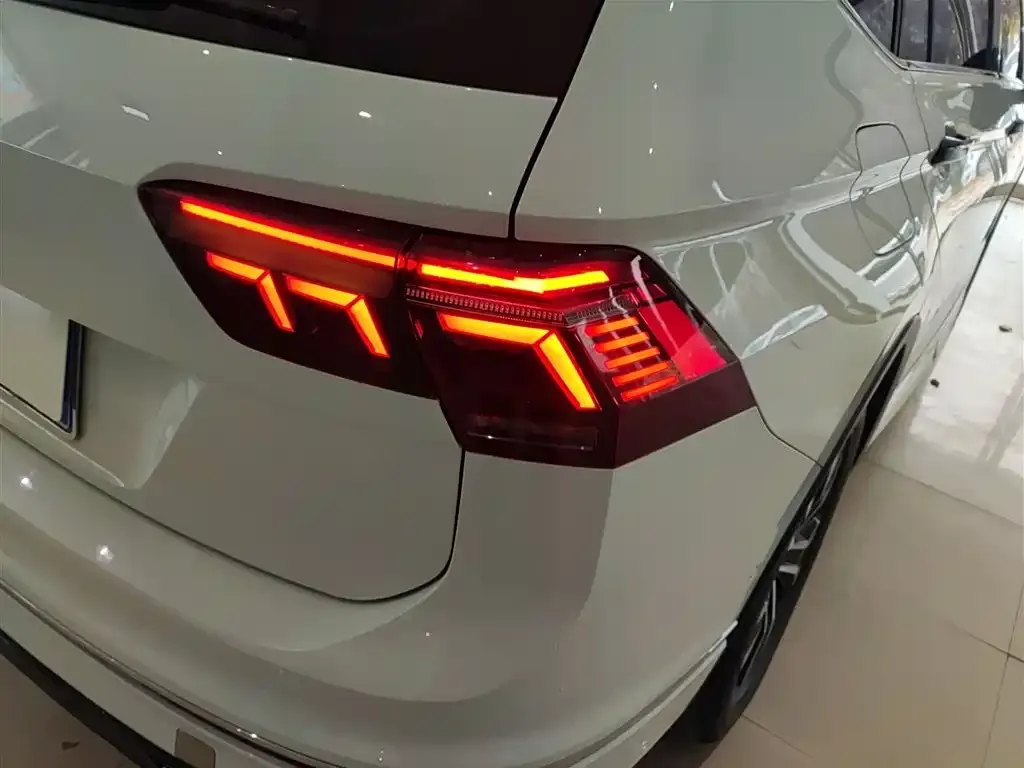 Volkswagen Tiguan L 2024 из CN, фото 8