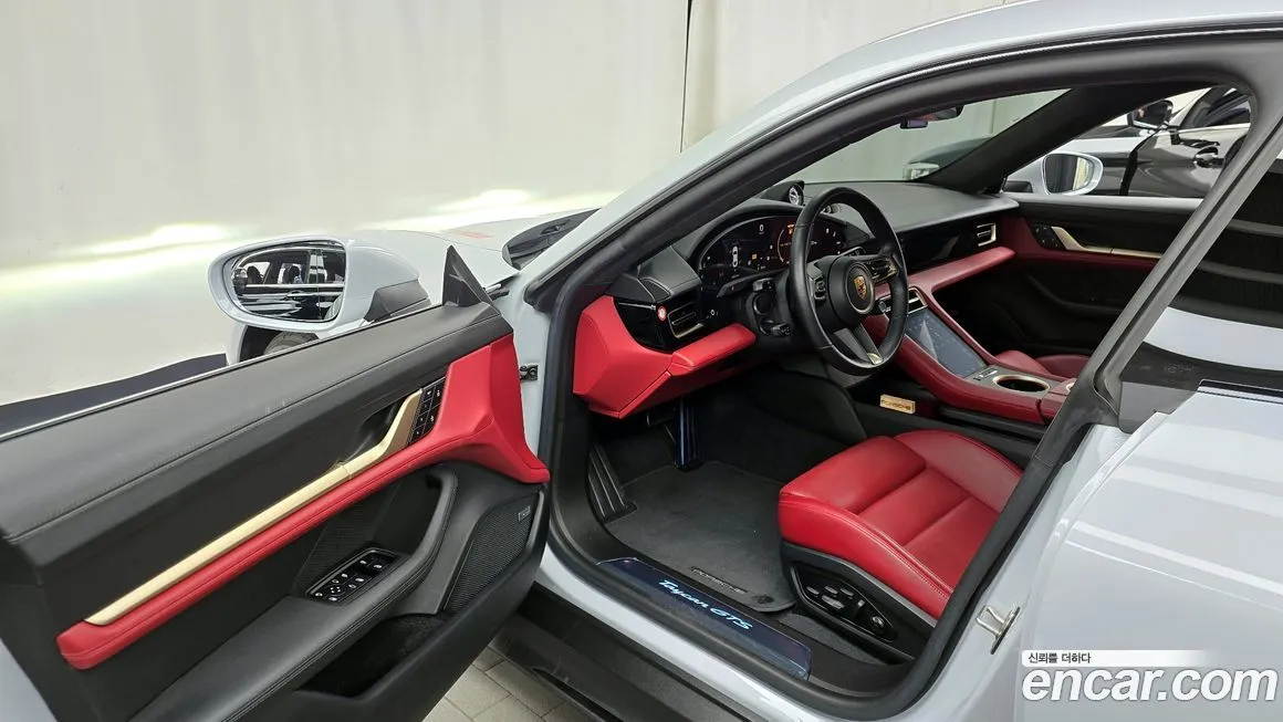Porsche Taycan 2022 из KR, фото 10