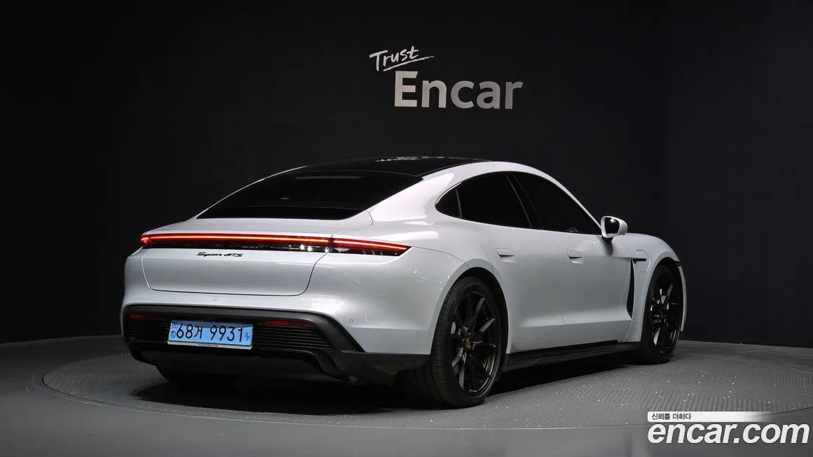 Porsche Taycan 2022 из KR, фото 2