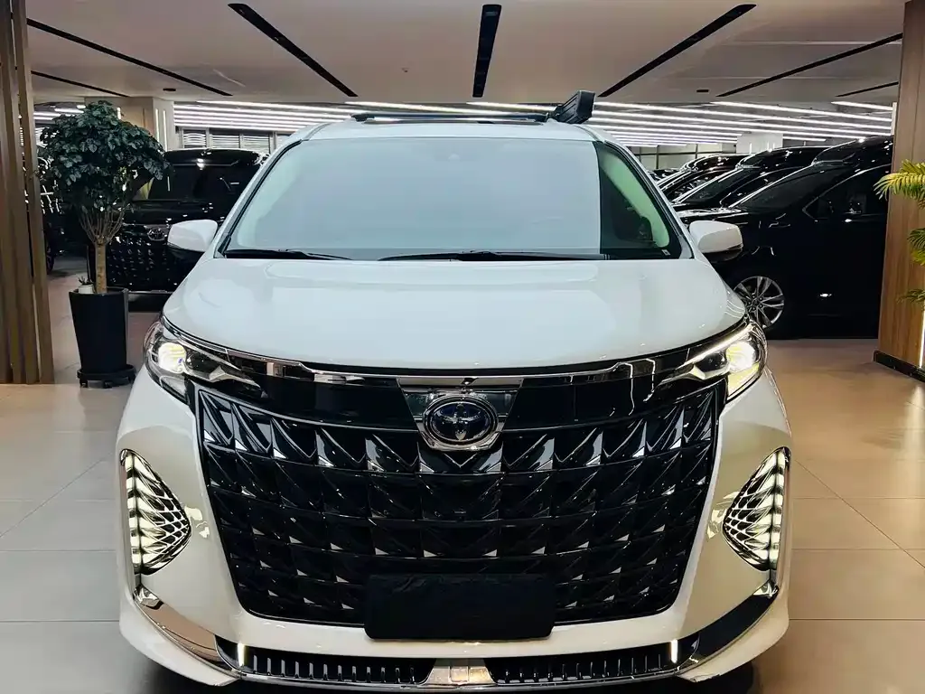 Toyota Sienna 2024 из CN, фото 2