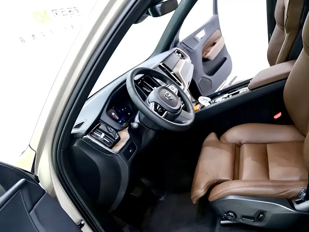 Volvo XC60 2023 из CN, фото 6