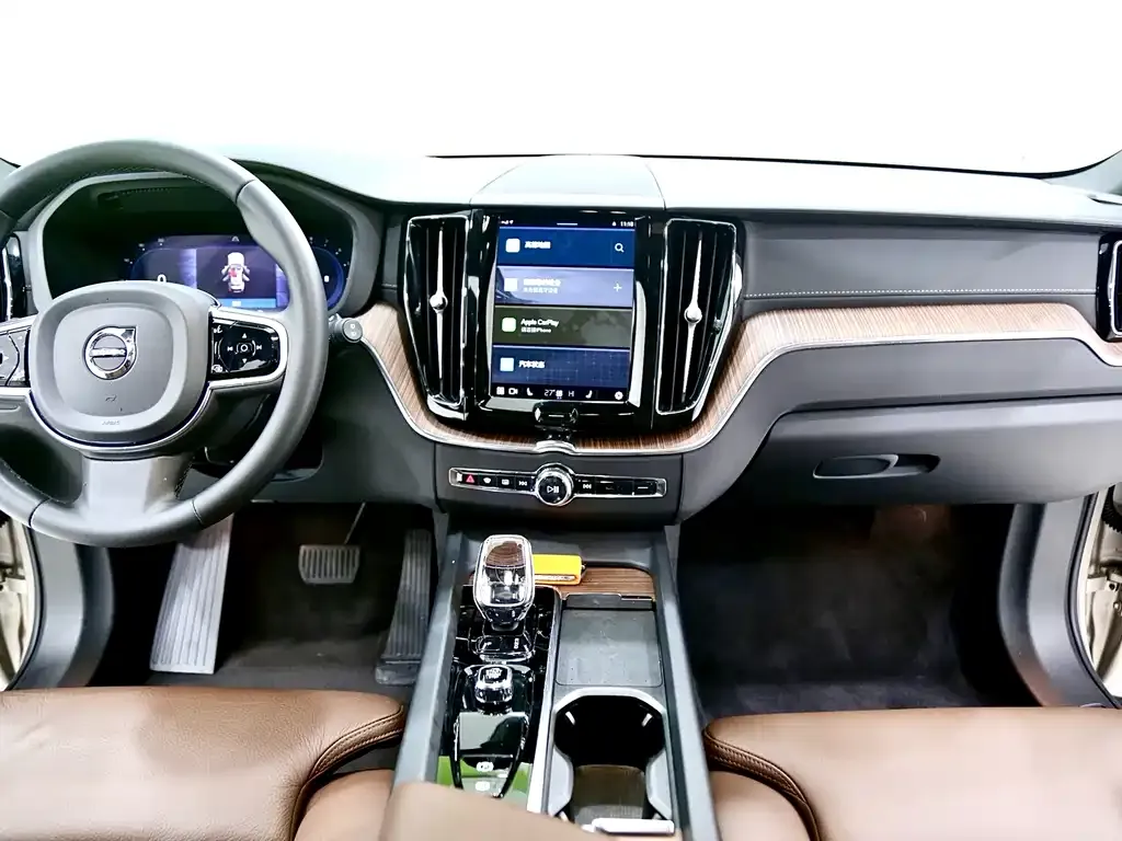Volvo XC60 2023 из CN, фото 7