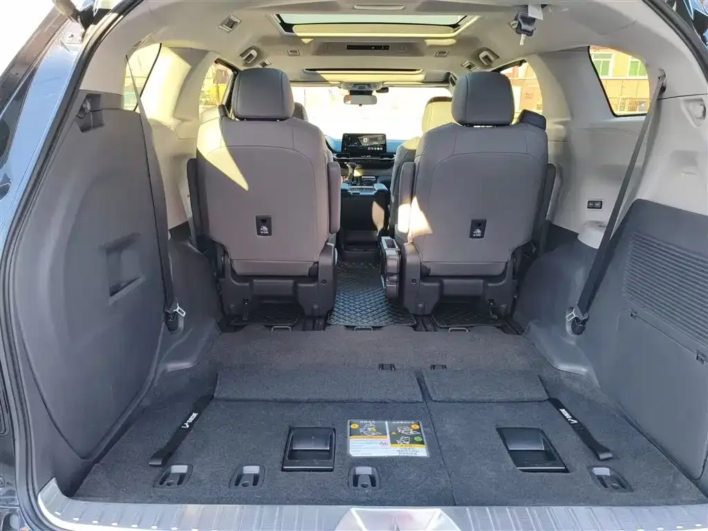 Toyota Granvia — фото 9