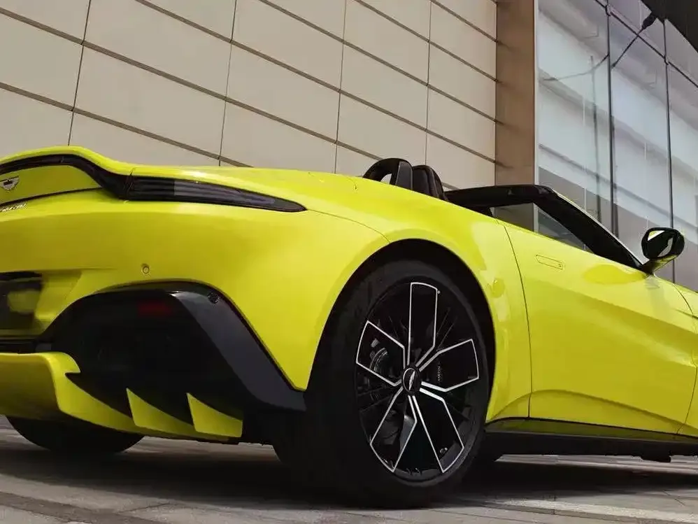 Aston Martin V8 Vantage 2021 из CN, фото 3