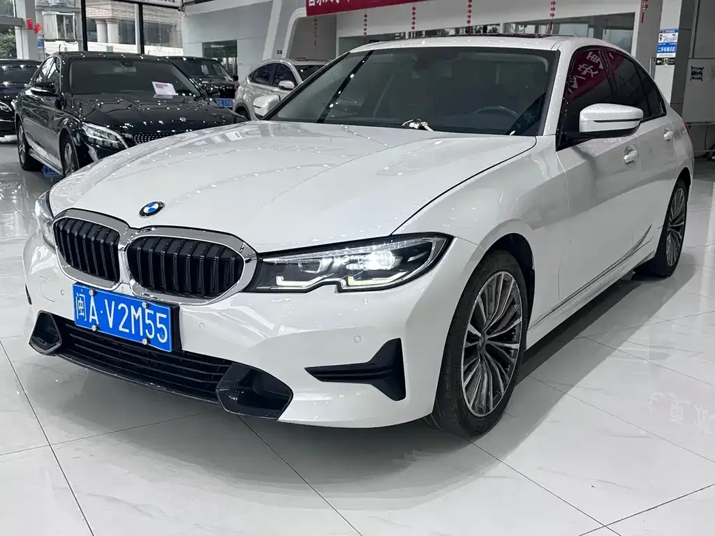 BMW 3 Series 2022 из CN, фото 1