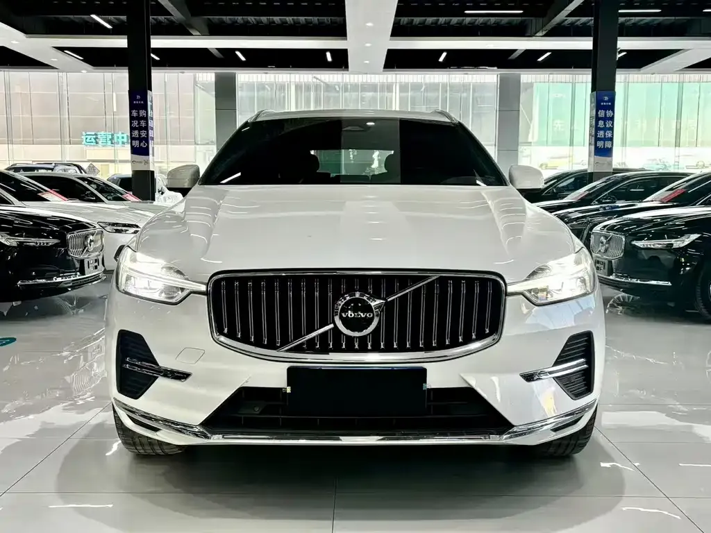 Volvo XC60 2023 из CN, фото 2