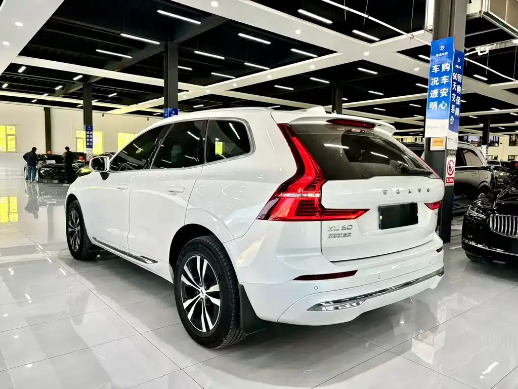 Volvo XC60 2023 из CN, фото 7