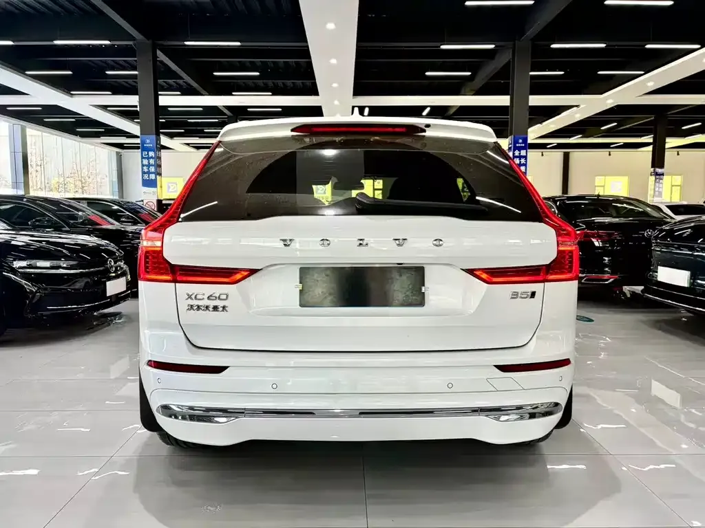 Volvo XC60 2023 из CN, фото 8