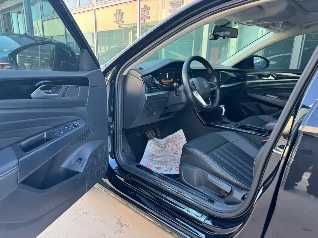 Volkswagen Passat 2023 из CN, фото 2