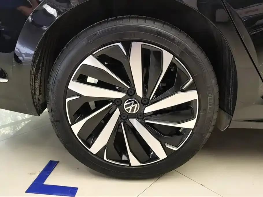 Volkswagen Passat — фото 6
