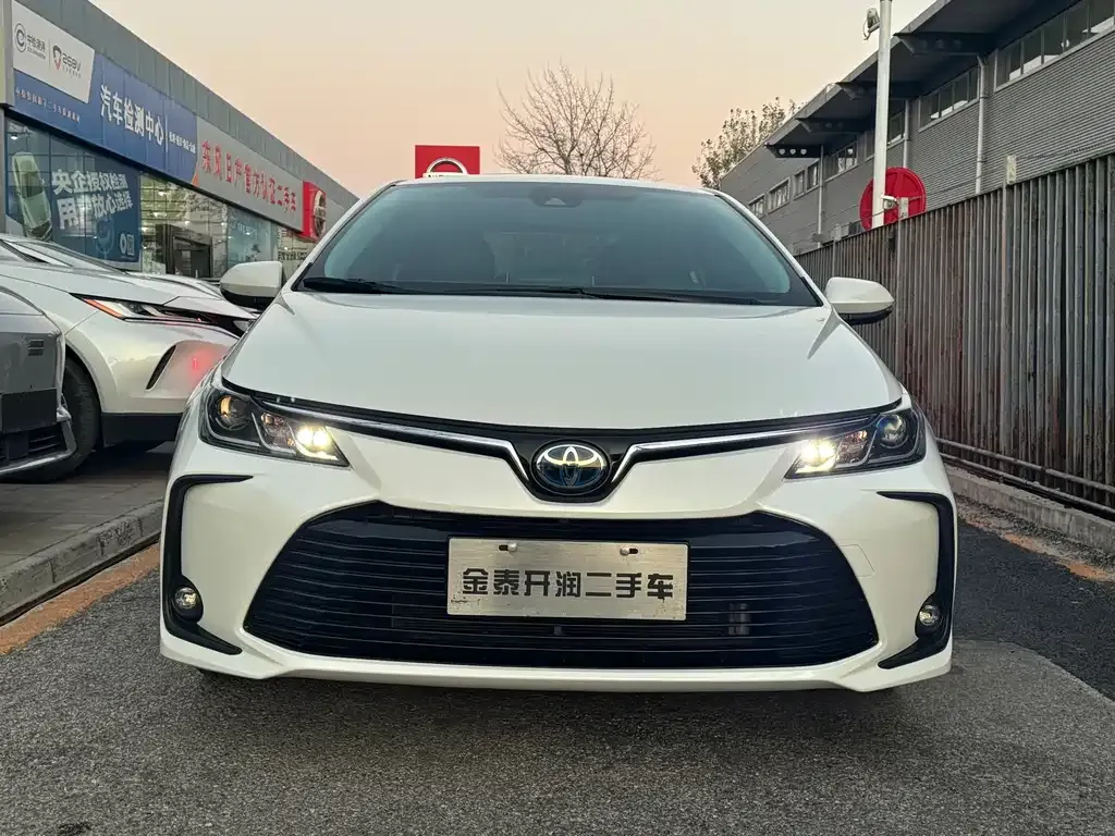 Toyota Corolla — фото 2