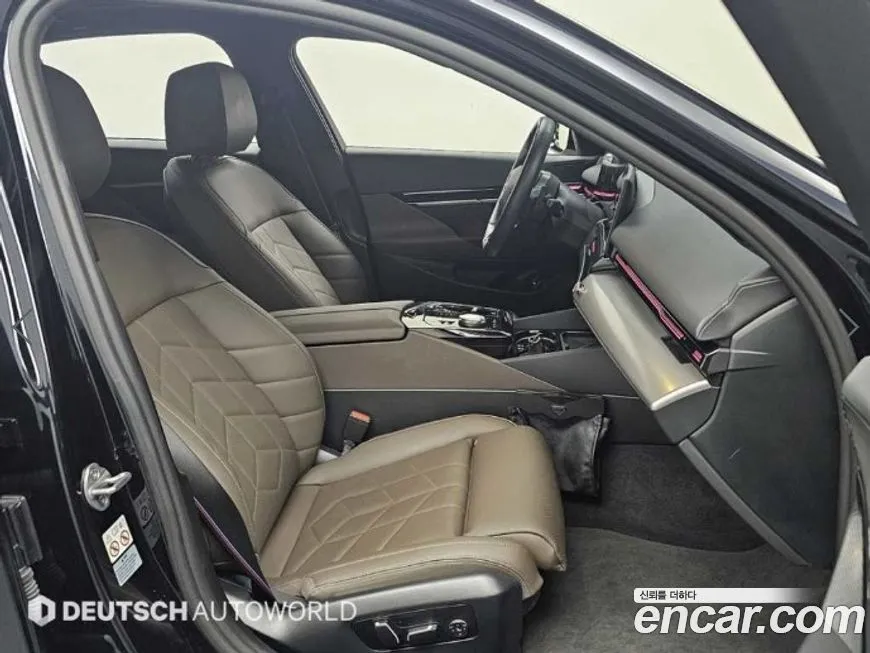BMW 5-Series 2024 из KR, фото 10