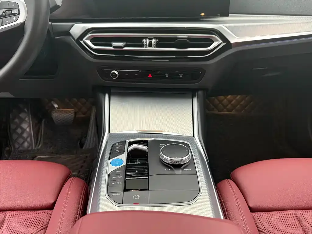BMW i4 — фото 10