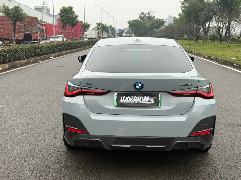 BMW i4 — фото 5