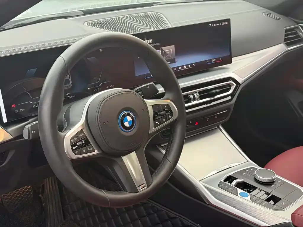 BMW i4 — фото 9
