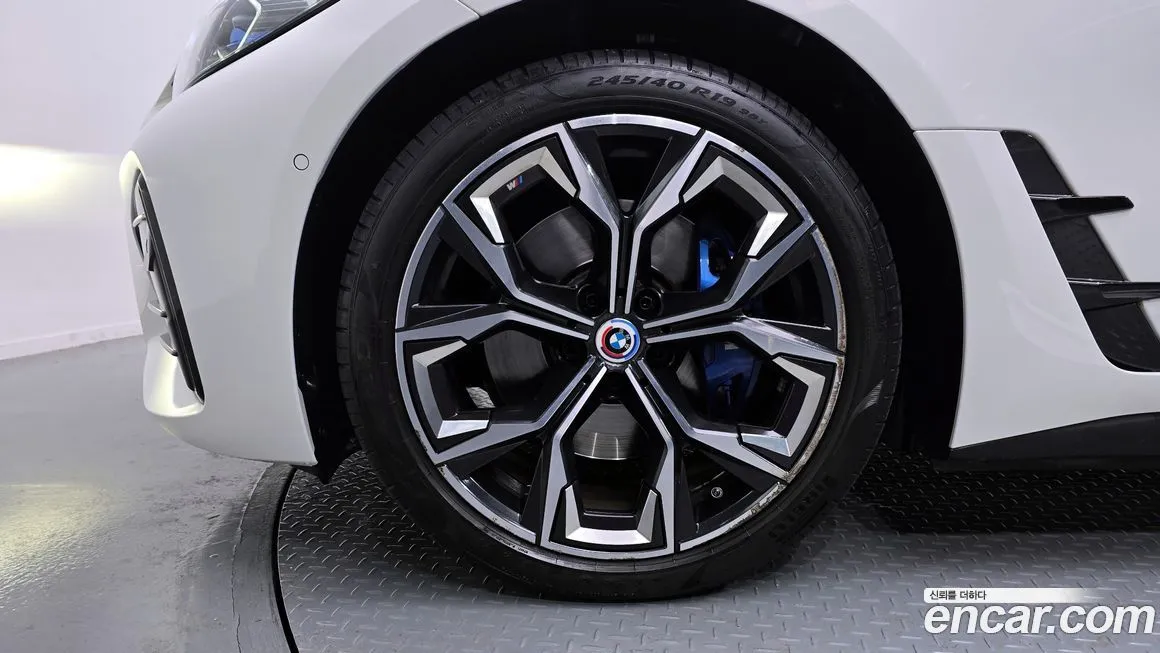 BMW i4 2023 из KR, фото 5