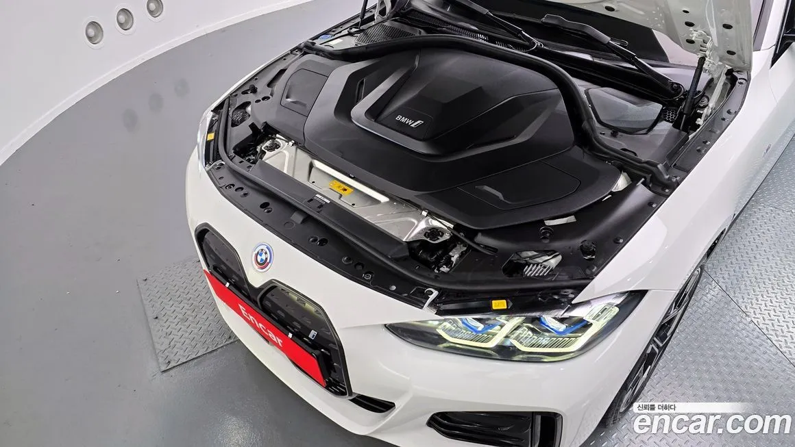 BMW i4 2023 из KR, фото 6