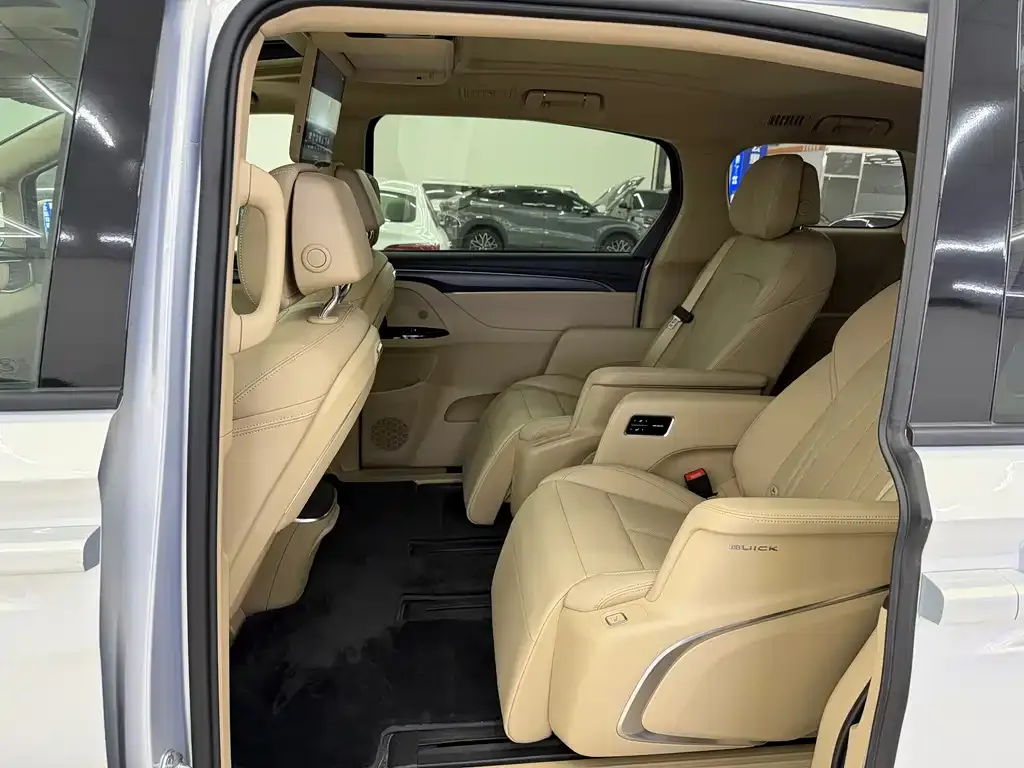 Buick GL8 Hybrid — фото 5