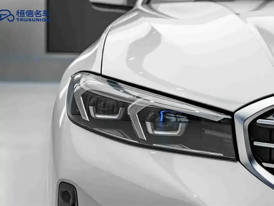 BMW 3 Series 2023 из CN, фото 10