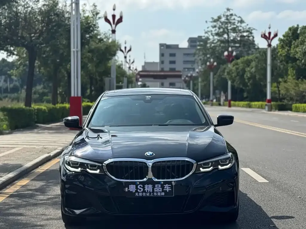 BMW 3 Series 2022 из CN, фото 2