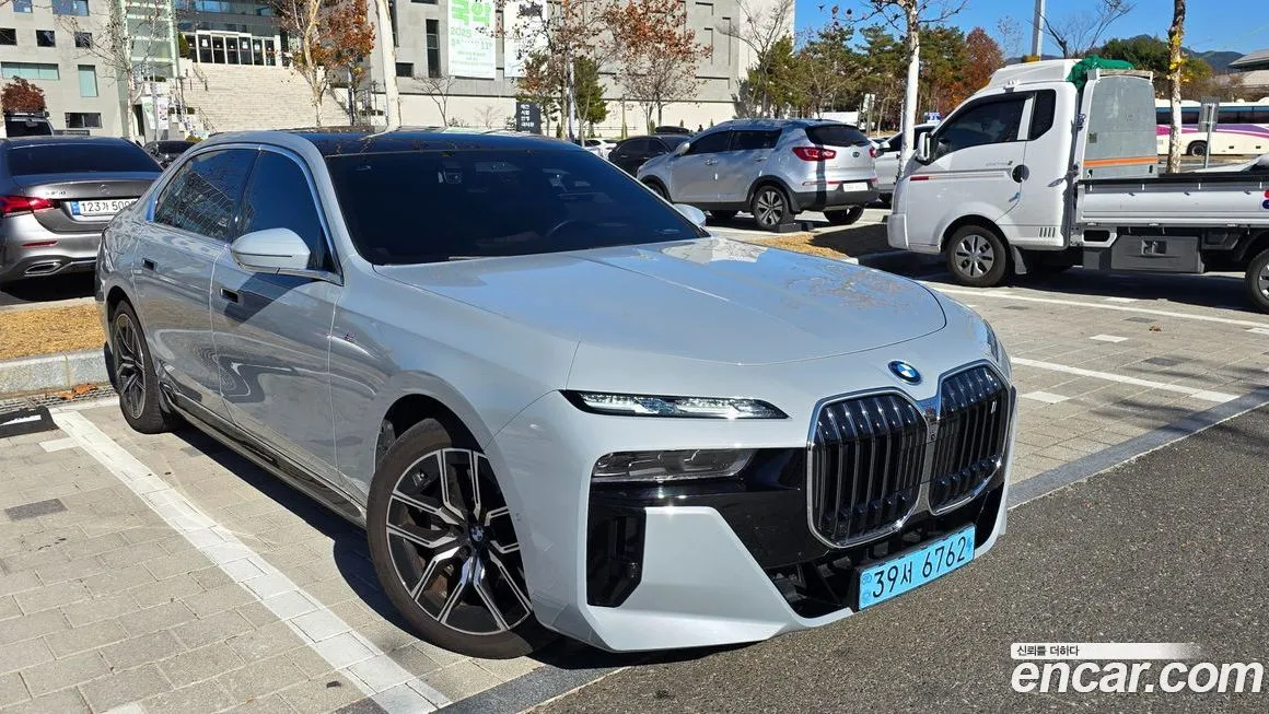 BMW i7