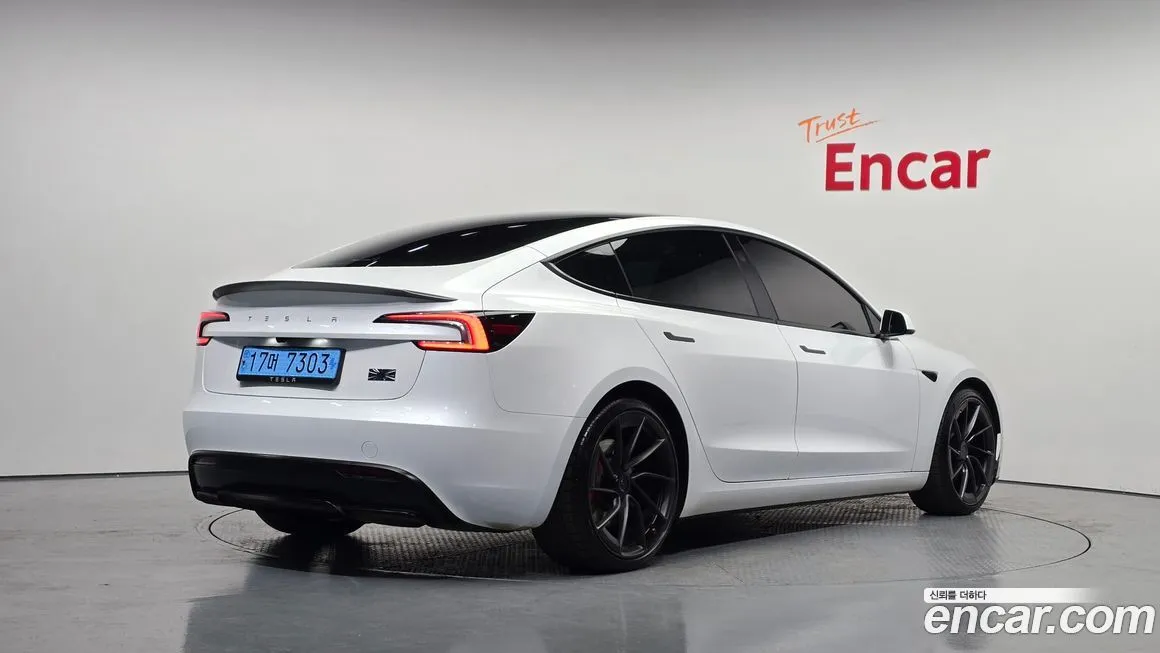 Tesla Model 3 2024 из KR, фото 2