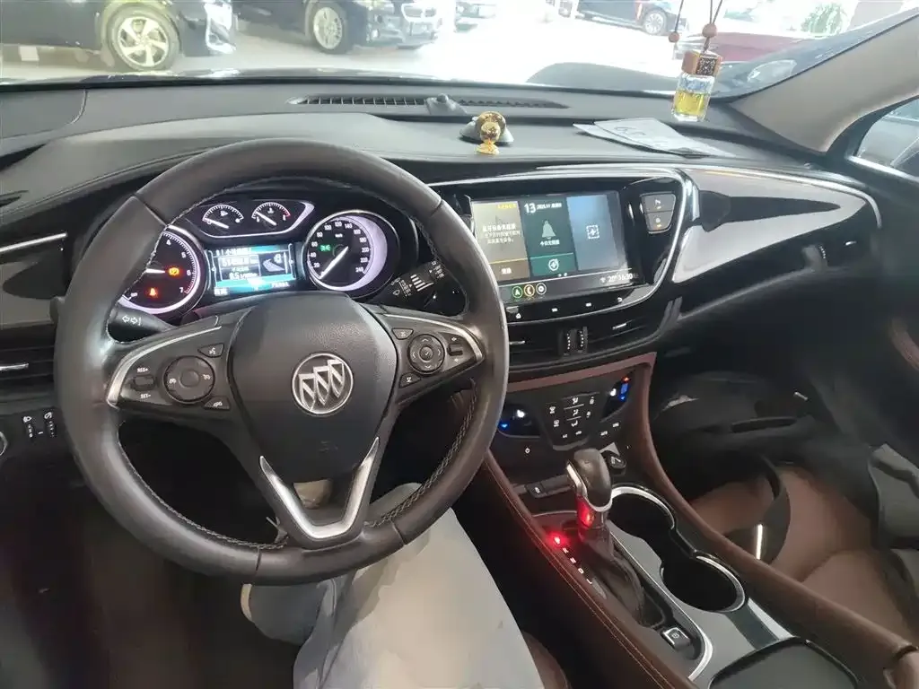 Buick Envision Plus — фото 10