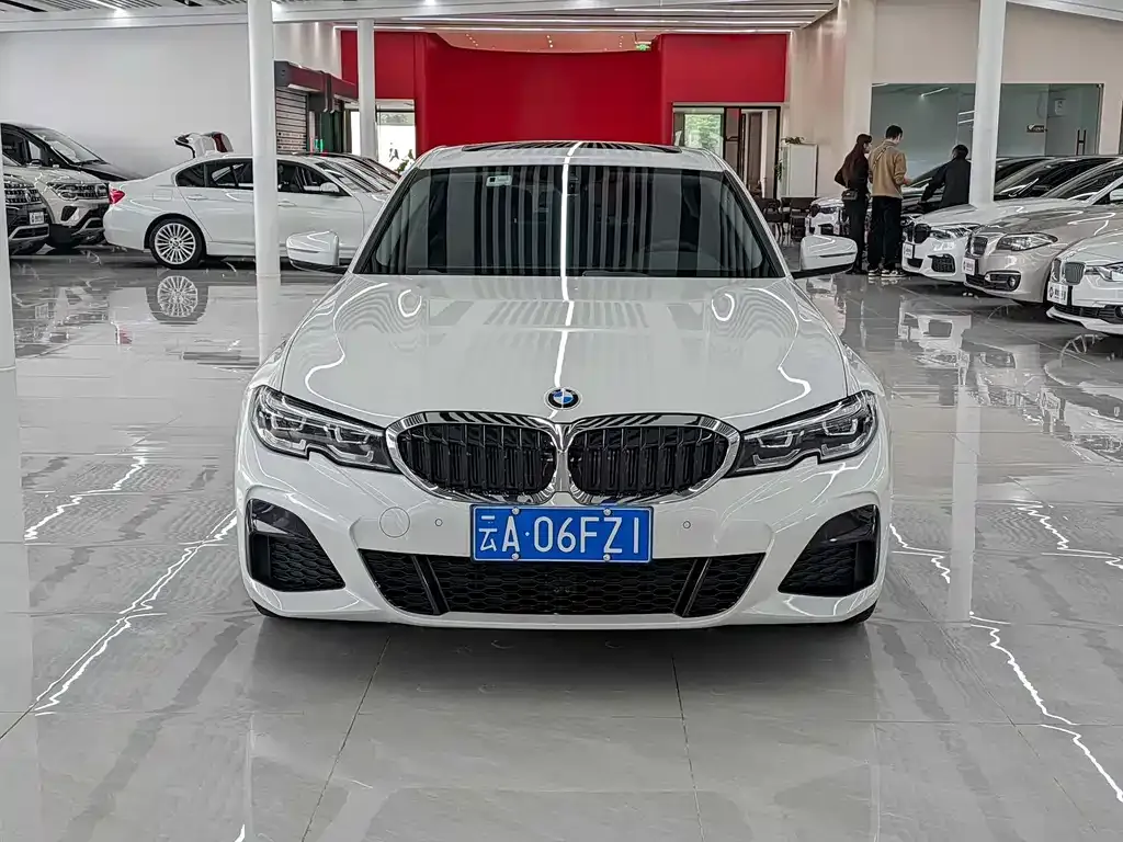 BMW 3 Series 2022 из CN, фото 2