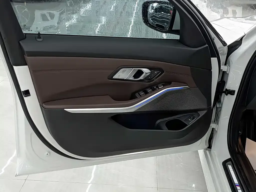BMW 3 Series 2022 из CN, фото 6