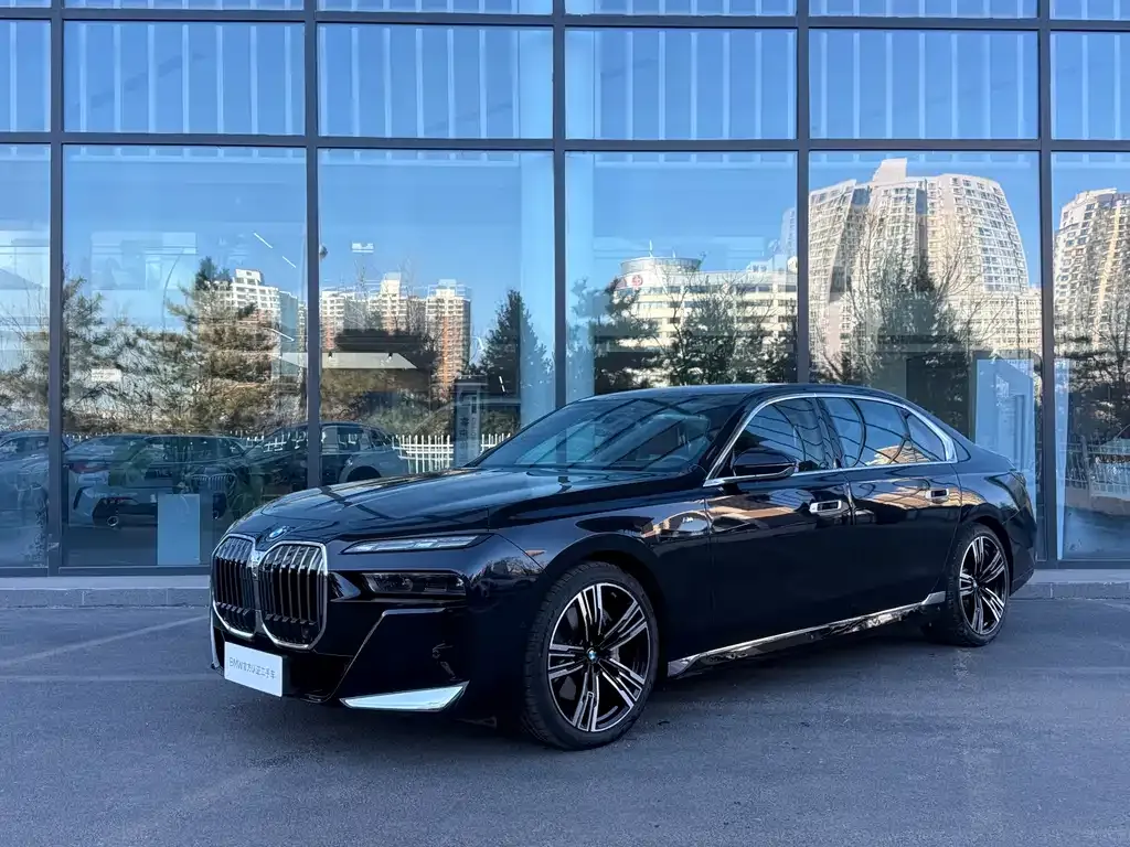 BMW 7 Series 2024 из CN, фото 1