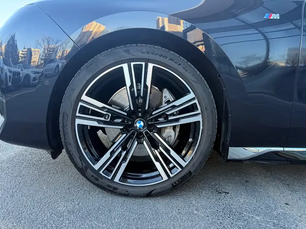 BMW 7 Series 2024 из CN, фото 9