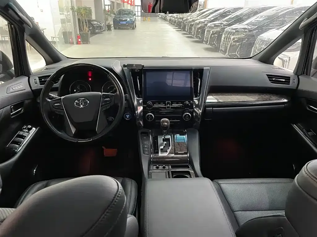 Toyota Vellfire 2023 из CN, фото 7