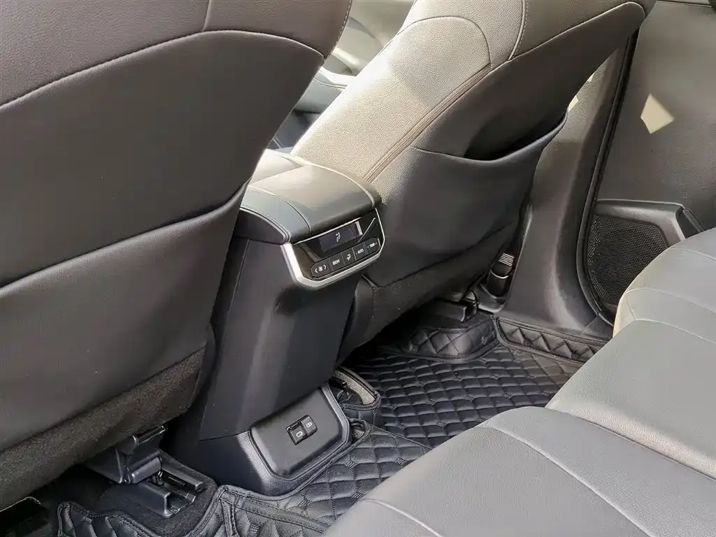 Toyota Crown Kluger 2023 из CN, фото 9