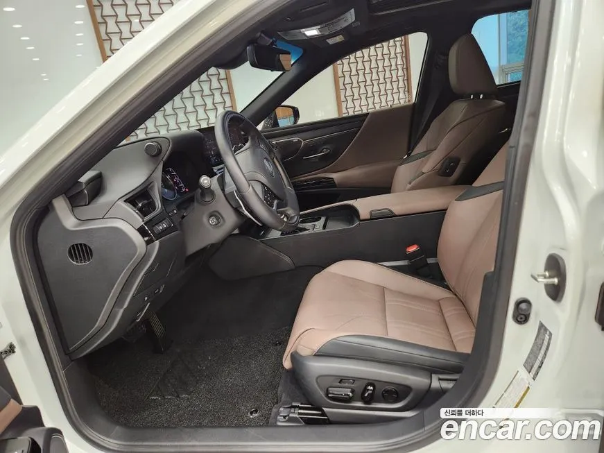 Lexus ES 2025 из KR, фото 9