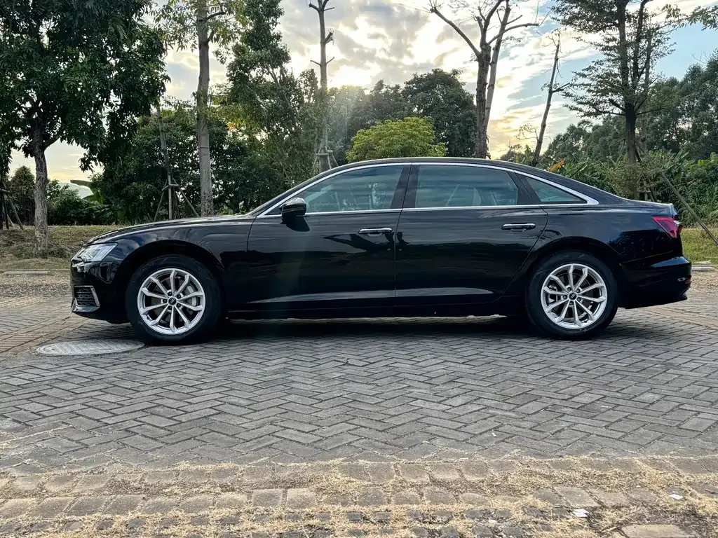 Audi A6L 2022 из CN, фото 3