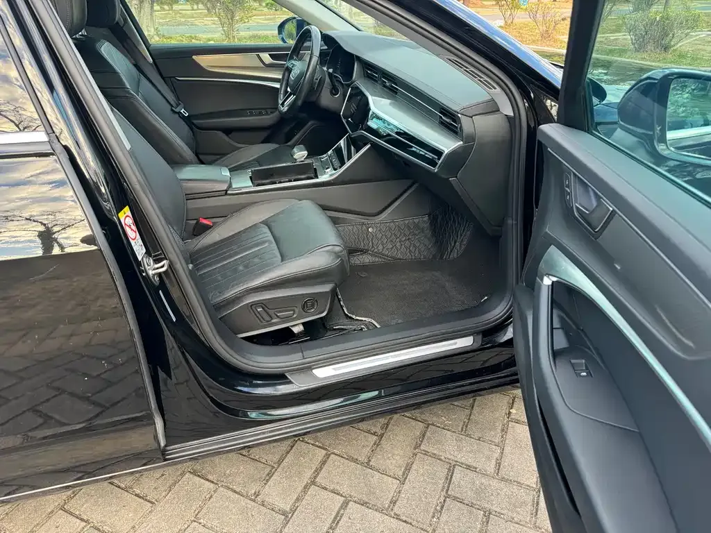 Audi A6L 2022 из CN, фото 9