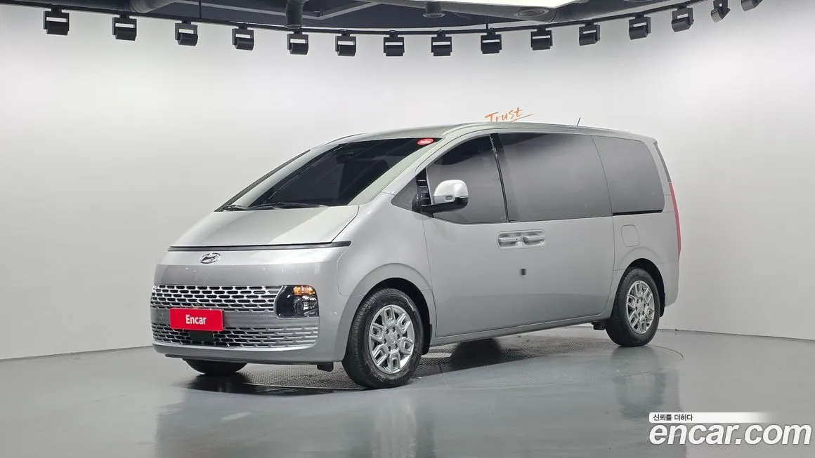Hyundai Staria — фото 1