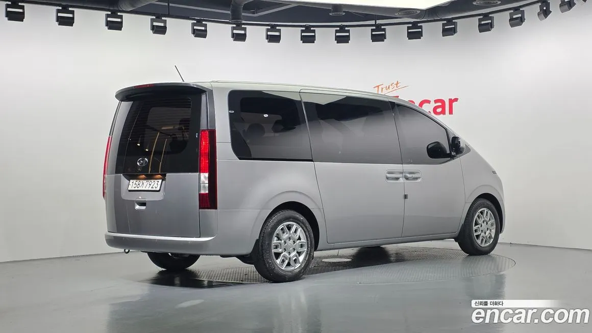 Hyundai Staria — фото 2