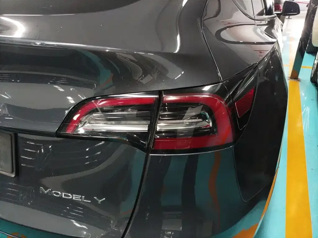 Tesla Model Y 2023 из CN, фото 8
