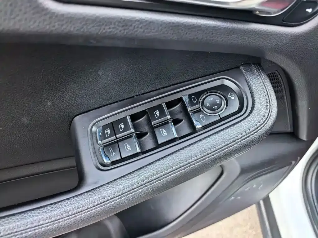 Porsche Macan 2021 из CN, фото 10