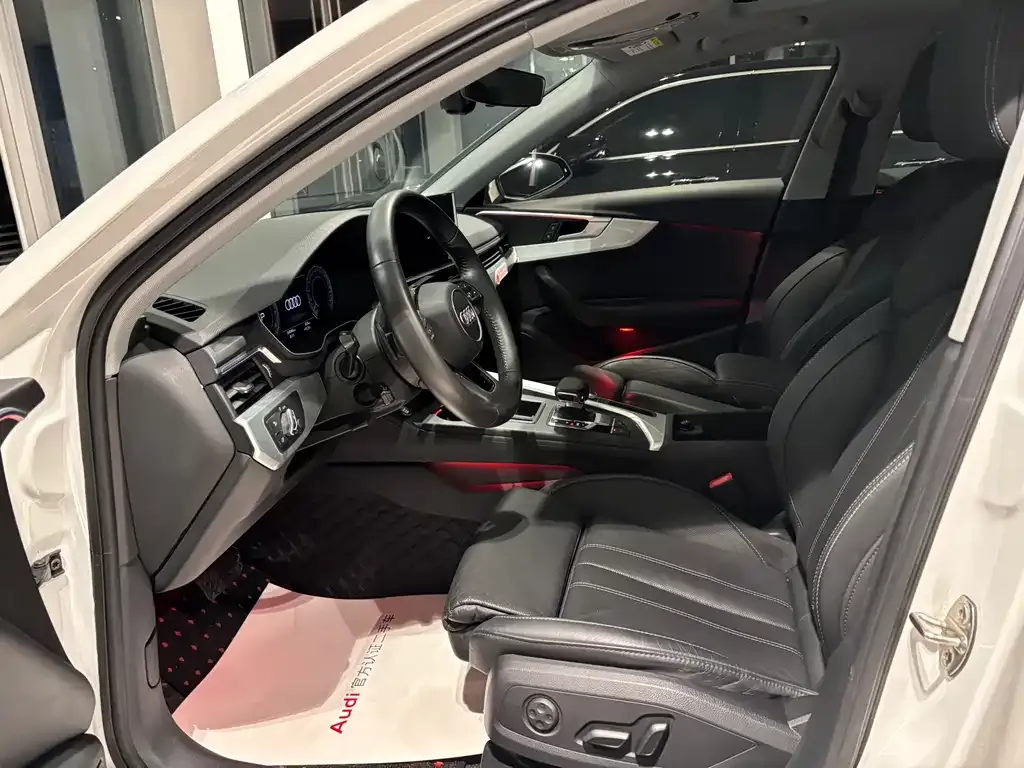 Audi A4L 2021 из CN, фото 10
