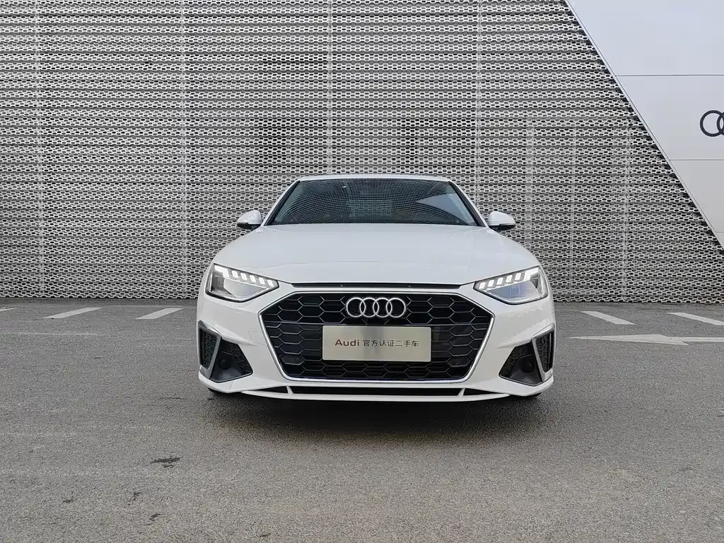 Audi A4L 2021 из CN, фото 2