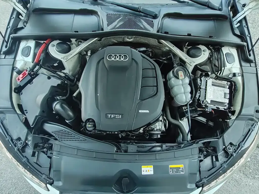 Audi A4L 2021 из CN, фото 8