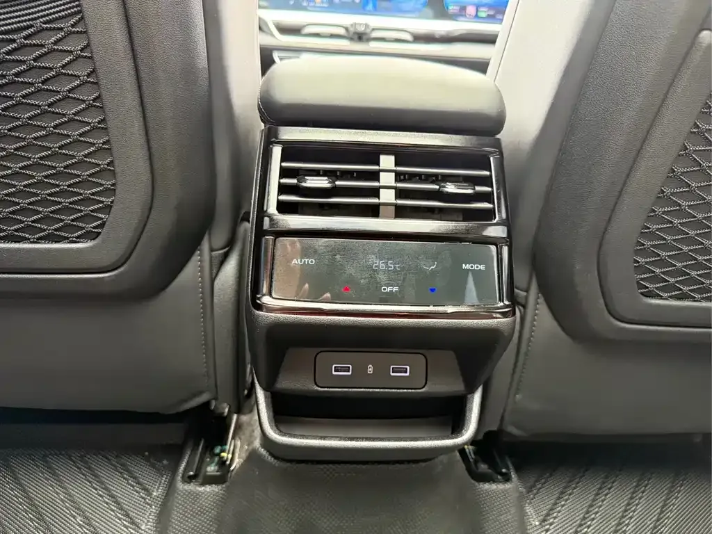 Geely Xingyue L 2023 из CN, фото 8